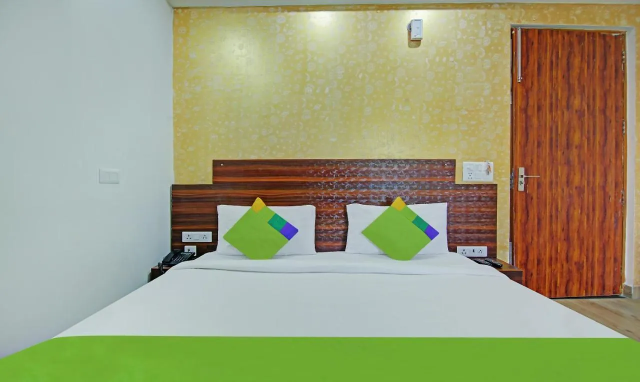 Itsy Hotels Nyra Gurgaon 3*,